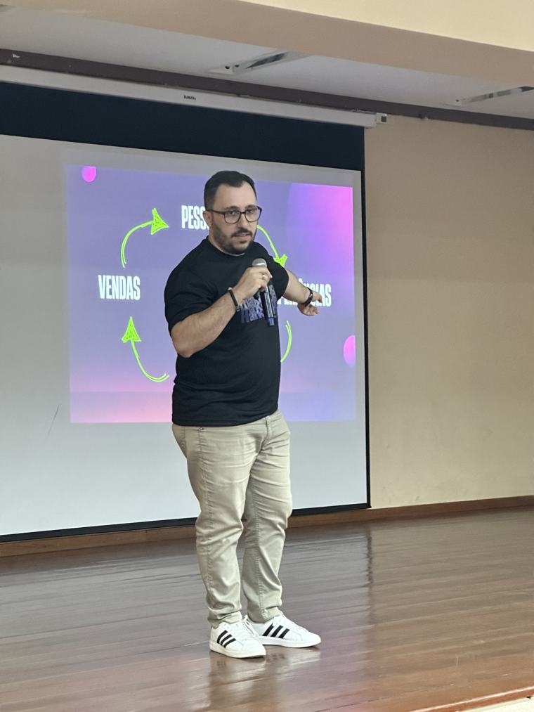 Treinamento sobre jornada do cliente